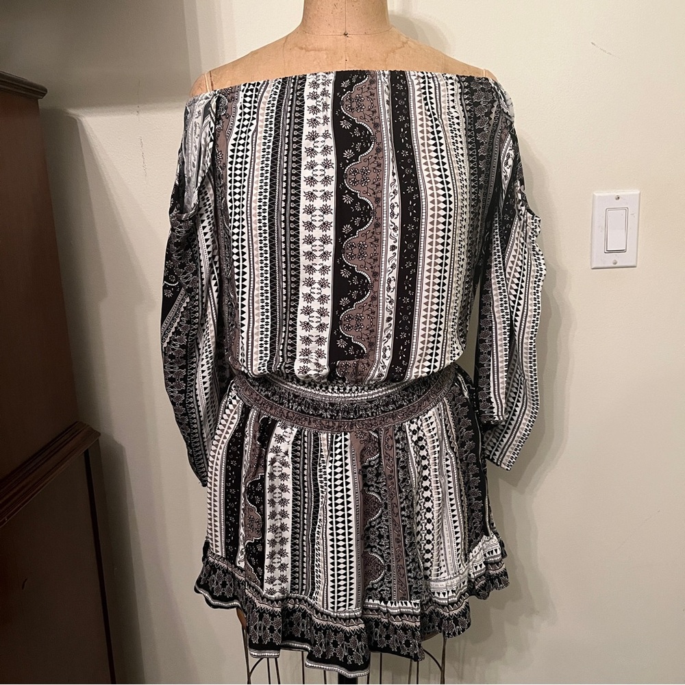 Mixology Gab Kate Off the Shoulder Strapless Patterned Mini Dress